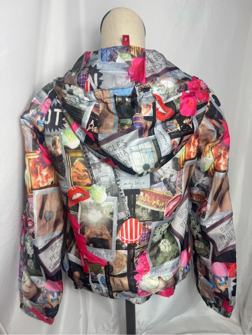 Woman's Divided By H&M Graphic Windbreaker Hoodie Zip Up Y2K style size 4